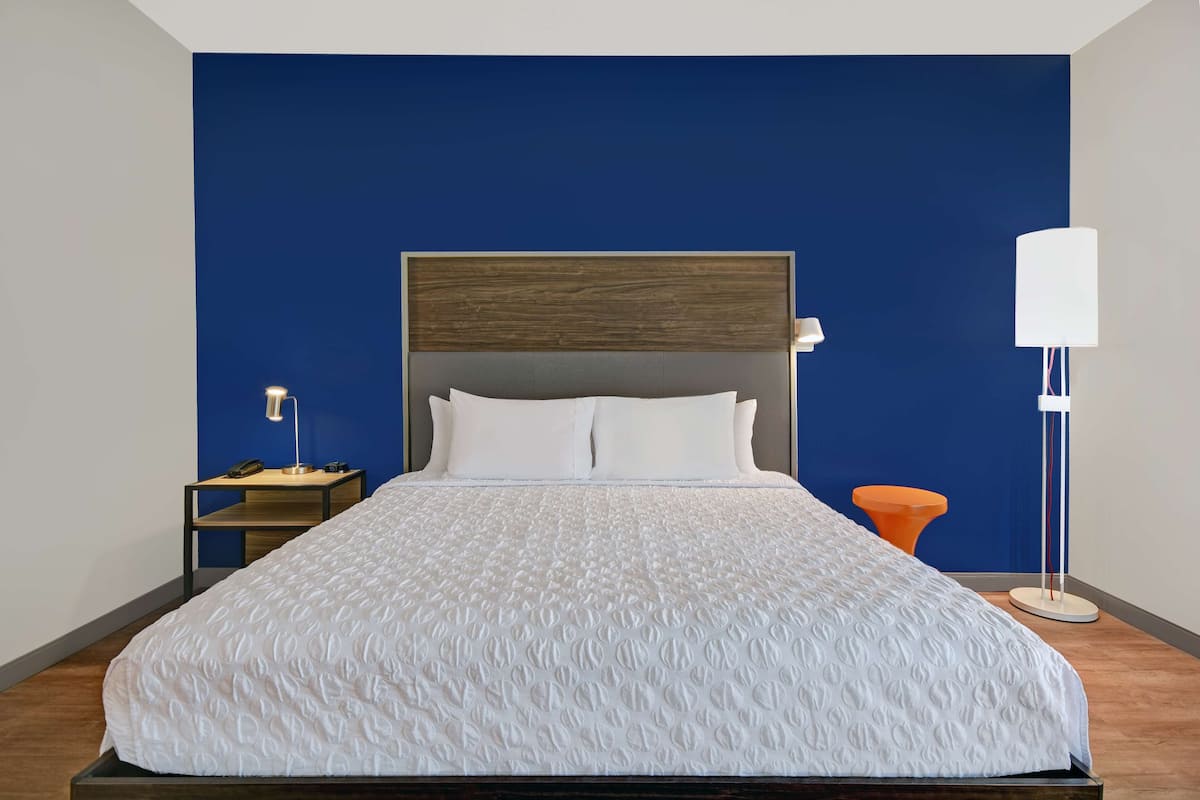 Desk, laptop workspace, free WiFi, bed sheets