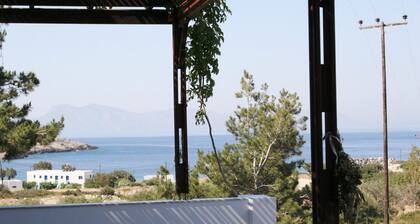 Captivating 1-bed Apartment in Lefkos