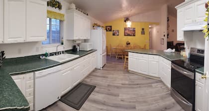 Large, comfortable home in Pocatello