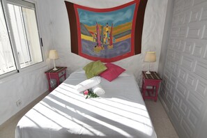 2 bedrooms, iron/ironing board