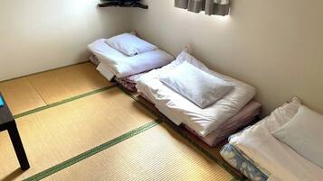 1 slaapkamer, een bureau, gratis wifi, beddengoed