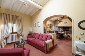 Téléviseur connecté, foyer, livres