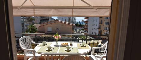 تناول الطعام