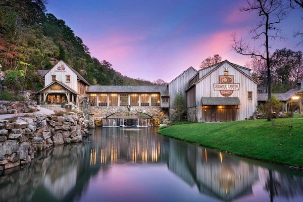 Dogwood Canyon