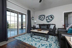 TV, fireplace, DVD player, books - Upscale Condo closest to SILVER  DOLLAR CITY, TABLE ROCK LAKE & BRANSON GOLF (Branson)