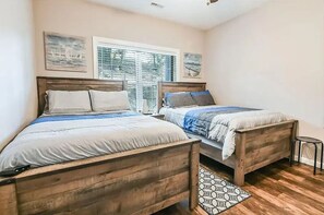 3 chambres, fer et planche à repasser, Wi-Fi, draps fournis