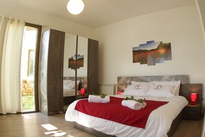 2 bedrooms, desk, iron/ironing board, travel cot