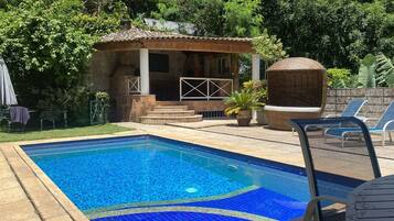 Piscina interna, piscina externa