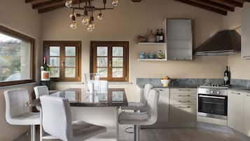 KylskÄp, ugn, spishÀll och diskmaskin