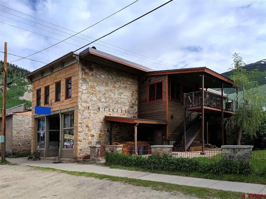 Modern Downtown Loft in Heart of Silverton