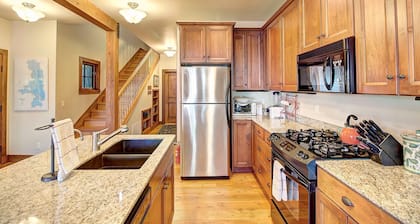 Mellow Cove Retreat!! Private Dock and Outdoor Kitchen!!