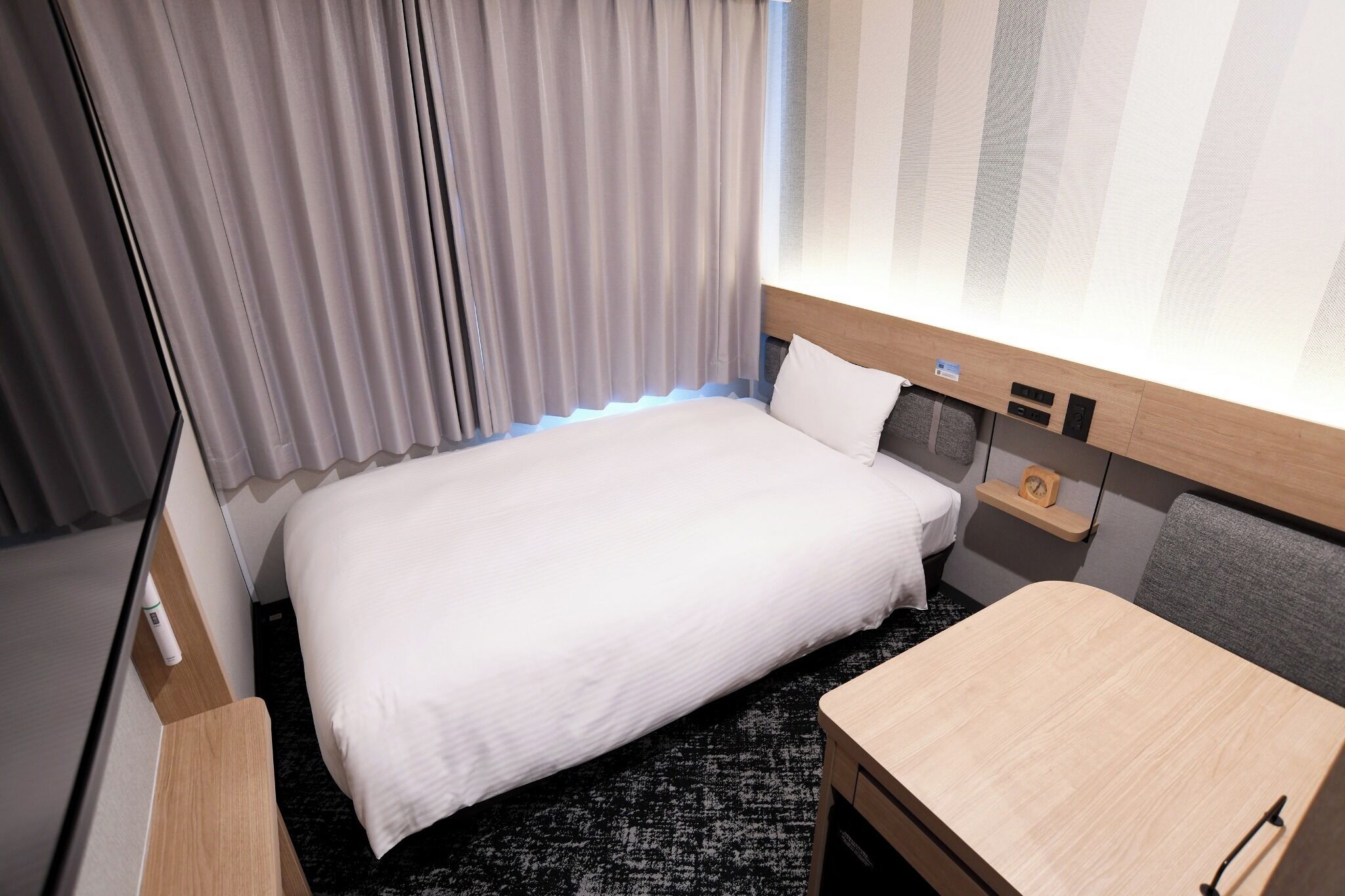 1 bedroom, desk, free WiFi, bed sheets