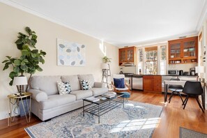 TV, fireplace, offices