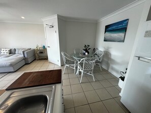 Interior - Budds Beach Stay. Free WiFi and parking  (Gold Coast)
