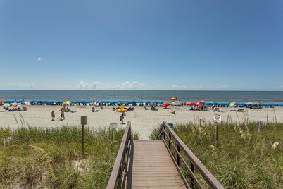 Oceanfront with fantastic views! Steps from the beach