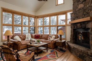 TV connectée, cheminée