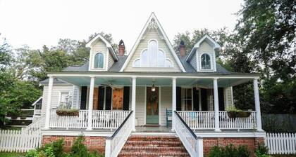 Entire Home l Chick Inn on Main