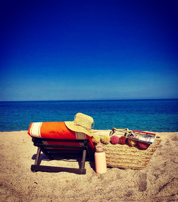 On the beach - Villa feet in the water  (Solaro)