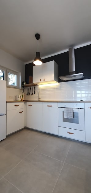 Refrigerador, microondas, horno y lavavajillas