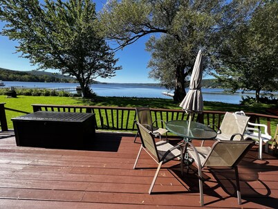 Cozy three bedroom cottage on Lake Canadarago