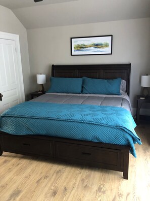 3 bedrooms, in-room safe, iron/ironing board, WiFi