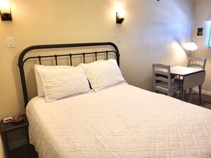 Iron/ironing board, free WiFi, bed sheets