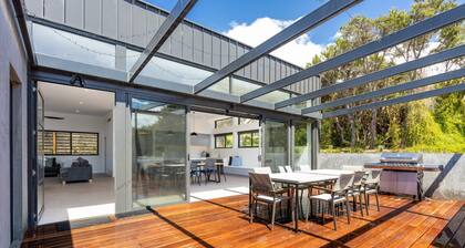 CONTEMPORARY, MODERN, SPACIOUS & STYLISH ROSETTA, SORRENTO