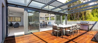 CONTEMPORARY, MODERN & STYLISH ROSETTA HOLIDAY HOME IN SORRENTO