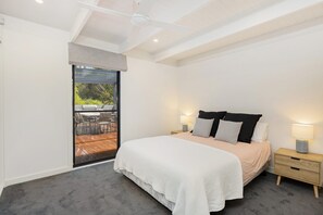 4 عدّة غرف نوم ومكواة/لوح كي وواي فاي مجانًا وملاءات أسرّة