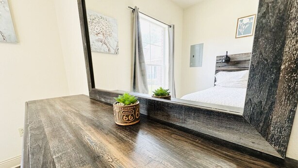 2 bedrooms, desk, iron/ironing board, travel crib - Chateau 11, spacious townhouse in Tickfaw, LA (Tickfaw)