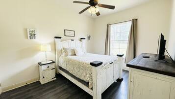 2 bedrooms, desk, iron/ironing board, travel crib