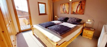 Beautiful, cozy and comfortable vacation home on Lake Lechsee right on the edge of the forest