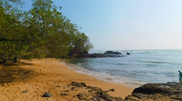Na praia, toalhas de praia, bar na praia 