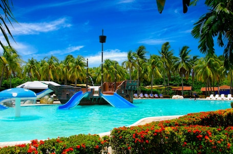 Waterslide. Las Veraneras Villas & Resort