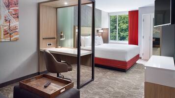 Studio Suite, 1 King Bed with Sofa bed | In-room safe, desk, laptop workspace, iron/ironing board