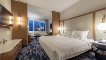 Suite, 1 trÚs grand lit et 1 canapé-lit | Bureau, espace de travail pour ordinateur portable, rideaux occultants