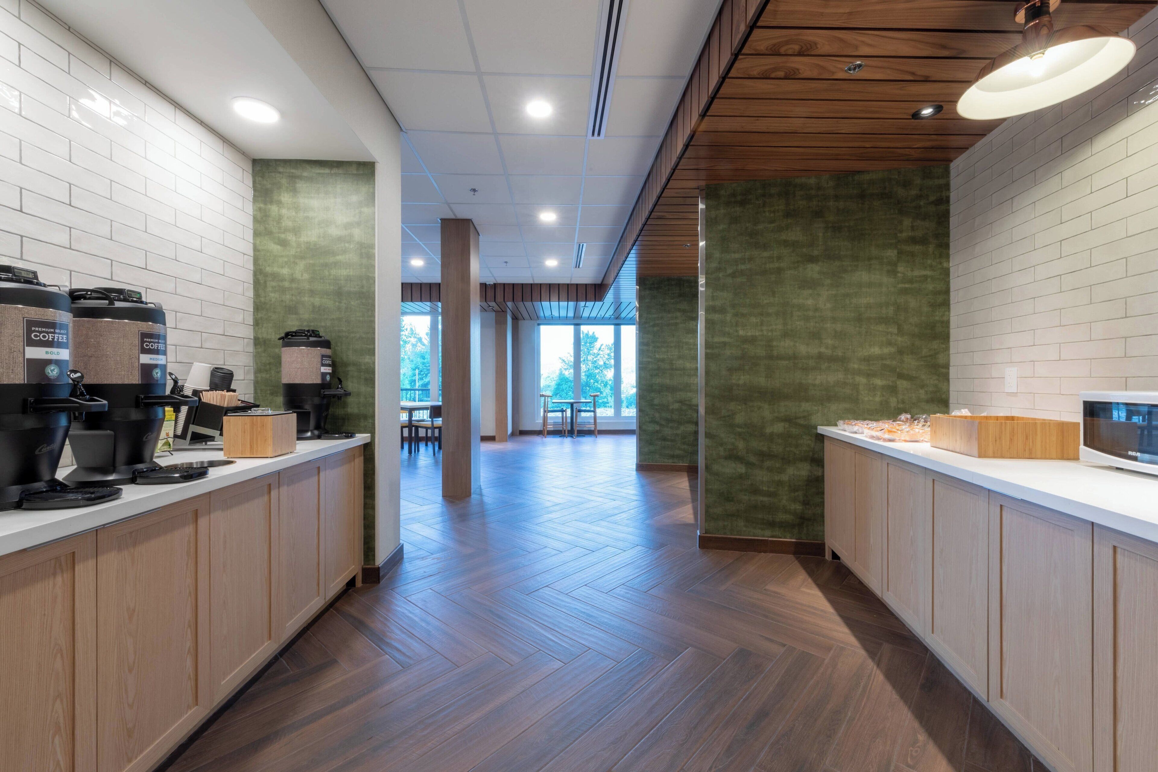 free daily continental breakfast