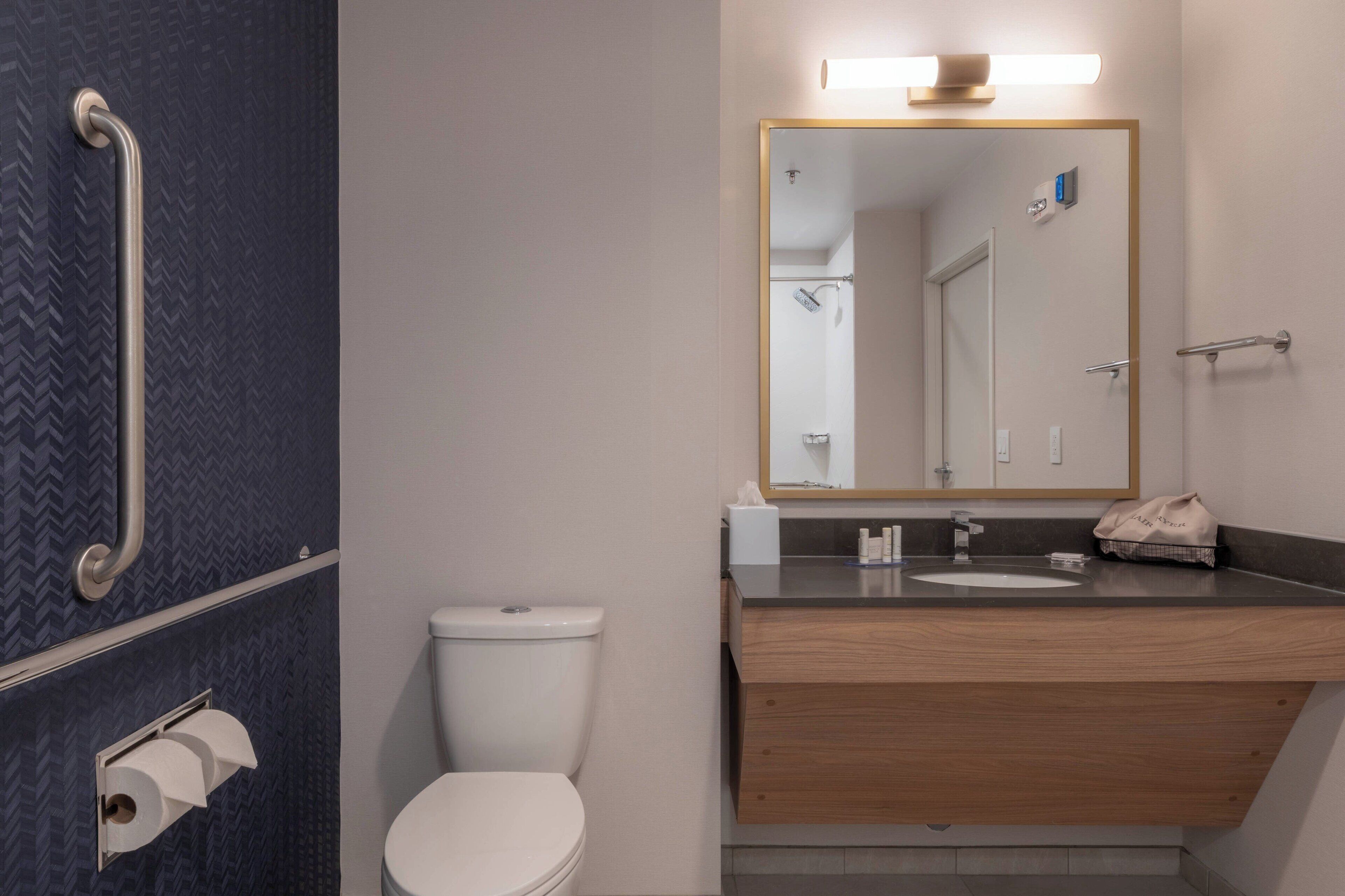 room, 1 king bed | bathroom | free toiletries, hair dryer, towels