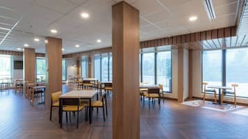 Free daily continental breakfast