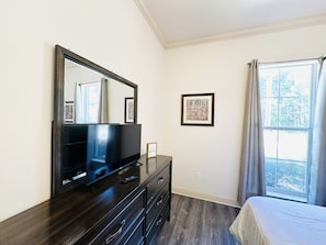 2 bedrooms, iron/ironing board, travel crib, free WiFi - Villa 2, spacious townhouse in Tickfaw, LA (Tickfaw)