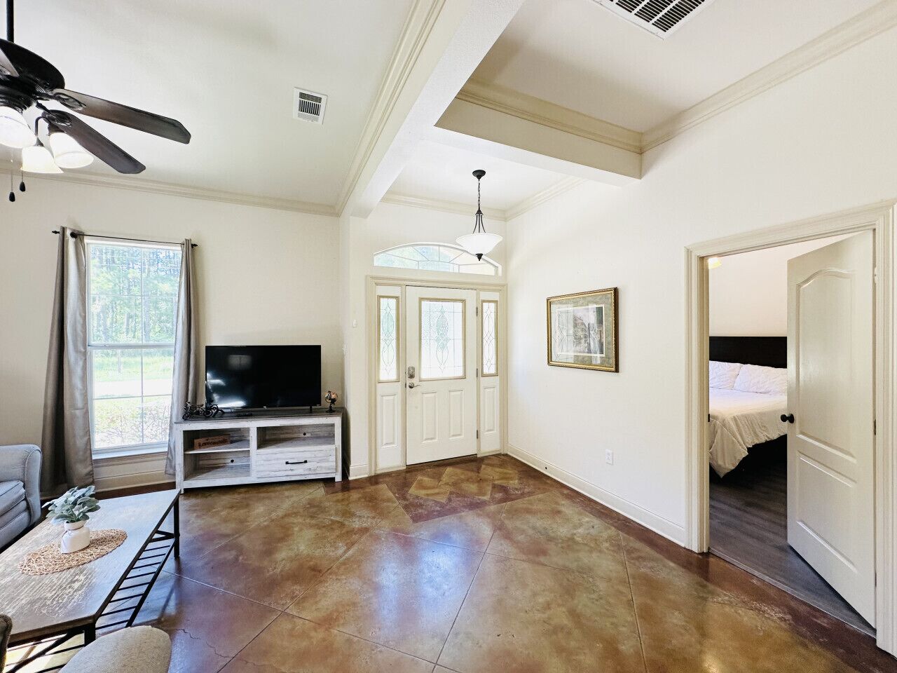 2 bedrooms, iron/ironing board, travel crib, free WiFi