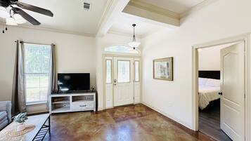 2 bedrooms, iron/ironing board, travel crib, free WiFi