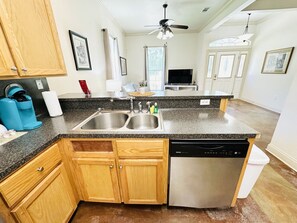 Fridge, microwave, oven, stovetop - Villa 2, spacious townhouse in Tickfaw, LA (Tickfaw)