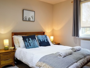 2 bedrooms, free WiFi, bed sheets - 2 bedroom accommodation in Edzell, near Brechin (Edzell, near Brechin)