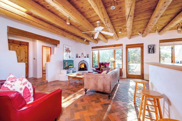 TV, fireplace, DVD player, offices