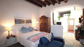 Iron/ironing board, travel crib, WiFi, bed sheets