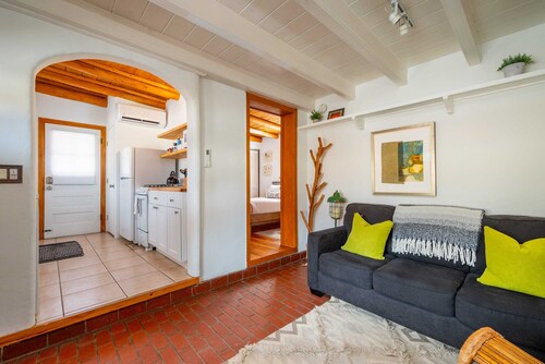 Galisteo Getaway- Courtyard | Near Railyard | 1BR