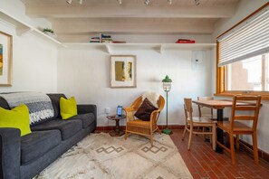 Unclassified image, 2 of 19, button