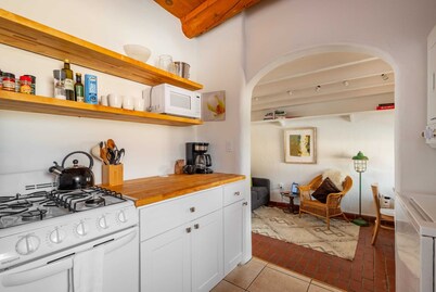 Galisteo Getaway- Courtyard | Near Railyard | 1BR