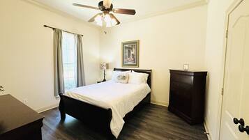 2 bedrooms, iron/ironing board, travel crib, WiFi (free)
